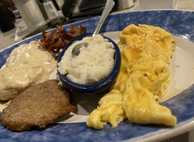 Everett Street Diner food