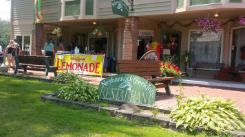 Neshannock Creek Inn inside