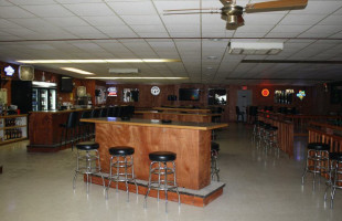 D J's Lounge inside