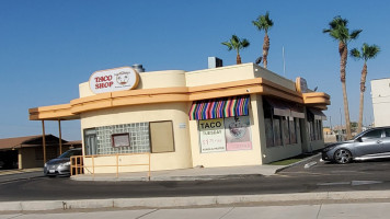 Las Palmitas Taco Shop outside