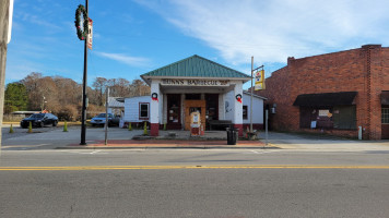 Bunn's Barbecue outside