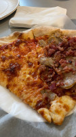 Giuseppi's Pizza Plus food