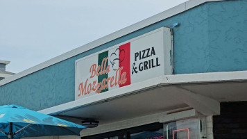 Bella Mozzarella Pizza Grill outside