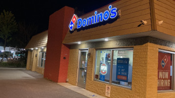 Domino's Pizza outside