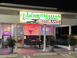 Vulcano's Italian outside