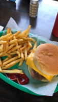 Vernie's Hamburger House food