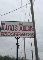 Tina's Tacos food