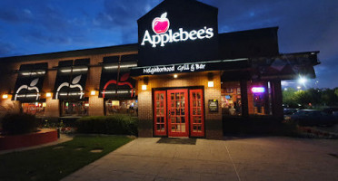 Applebee's outside