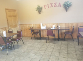 Hozer's Pizza food