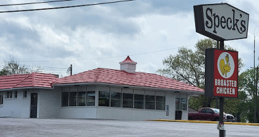 Speck's Drive-in outside