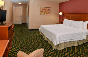 Hampton Inn Suites Casper inside