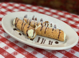 Buca Di Beppo Italian food