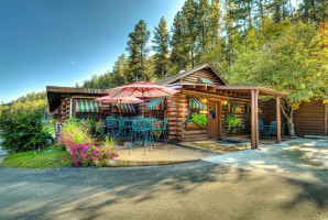 Powder House Lodge Phone Number, Reservations, Reviews outside