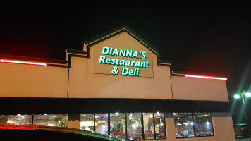 Dianna's Deli Sandusky outside