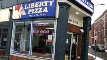 Liberty Pizza outside