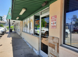 Shorty's Pizza Shack outside