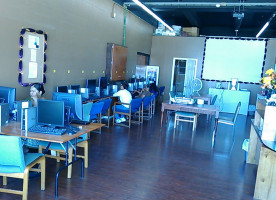 Maili Internet Cafe inside