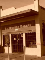 La Segunda Central Bakery inside