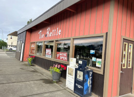 The Kettle outside