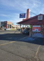 Dusty's In-n-out outside