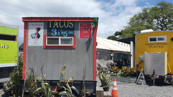 Geste Shrimp Truck outside