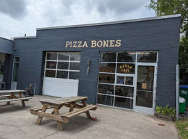 Pizza Bones Rva outside