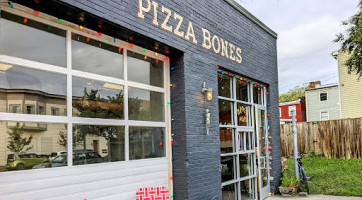 Pizza Bones Rva outside