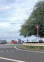 Kaʻahaʻaina Café outside