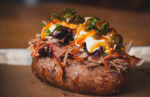 4 Rivers Smokehouse food