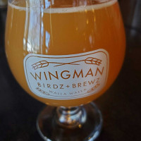 Wingman Birdz Brewz food