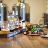 Rudbeckia Winery and Burnt Marshmallow Brewstillery food