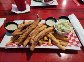 Red Bones Raw Seafood Grille food