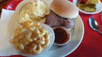 The B Que Shed food