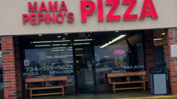 Mama Pepino's Pizza outside