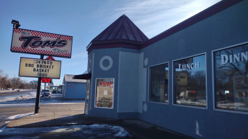 Big Tom's Diner outside