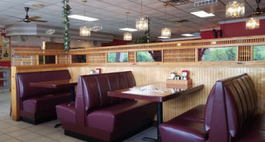 Middletown Family Restaurant & Diner inside