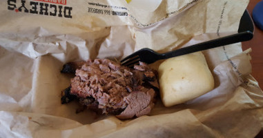 Dickey's Barbecue Pit food