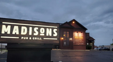 Madisons Pub Grill outside