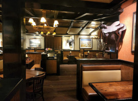 Longhorn Steakhouse inside