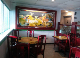 Hunan Restaurant inside