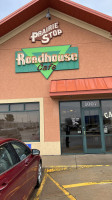 The Roadhouse Cafe outside