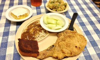 Mama's Kountry Kooking food