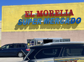 El Morelia Super Mercado outside