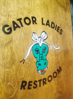 Gator's Dockside outside