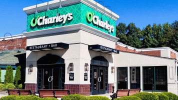 O'charley's Restaurant Bar outside