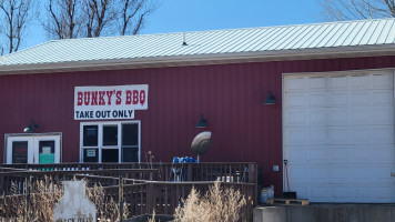 Bunky's Bbq inside