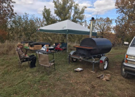 Bunky's Bbq food