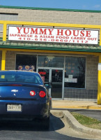 Yummy House outside