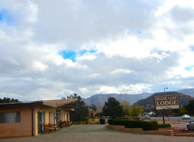 Sugar Loaf Lodge outside