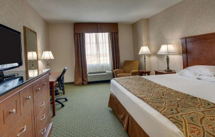 Drury Inn Suites St. Louis Arnold inside